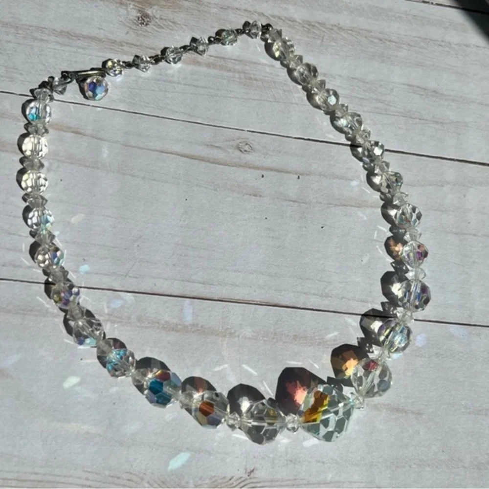 Stunning Vintage 1950s Aurora Borealis Crystal Graduated Bead Necklace 16in‎